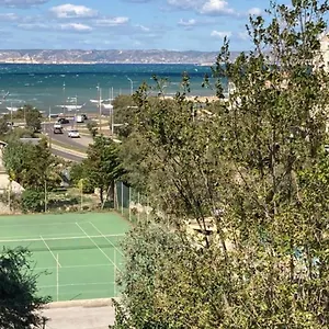 spacious-studio-w-sea-view-terrace-near-the-beach-in.fr-provencehotel.com/